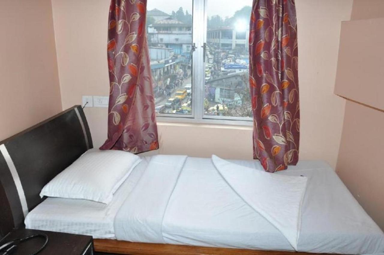 Hotel Barbareek Shillong Eksteriør billede